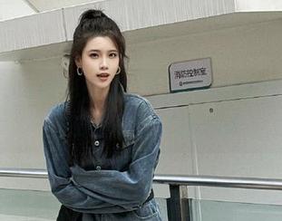 Umeko J摄影玄机：刀剑神域结城明日奈的独特写真作品.txt